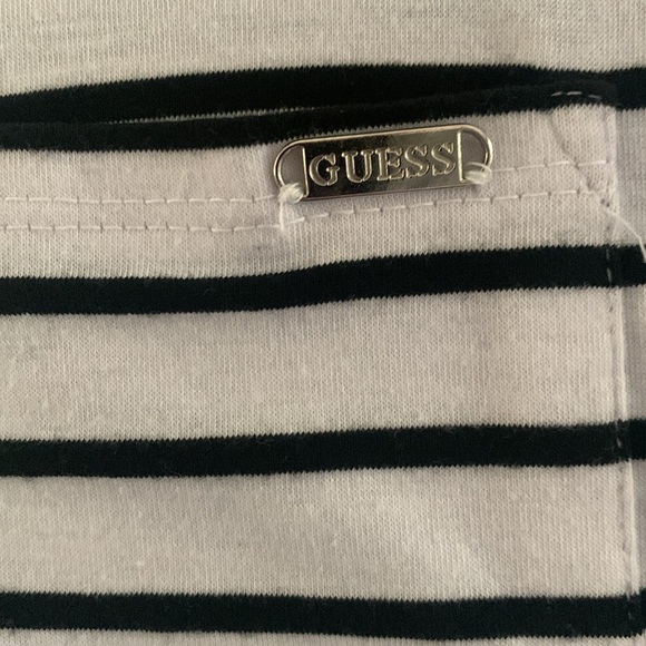 Guess Black and White Striped Cap Sleeve Fitted T-shirt Cold Shoulder Small Y2K - Picture 4 of 6